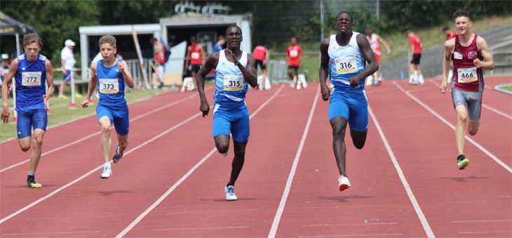 Juan Sebastian und Juan Esteban Kleta beim 100 Meter Lauf