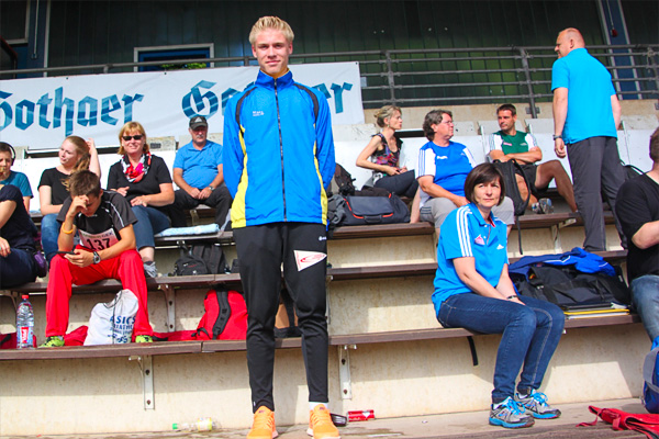 
 
Martin Wagner auf der Tribüne des Stadions in Mönchengladbach<br />